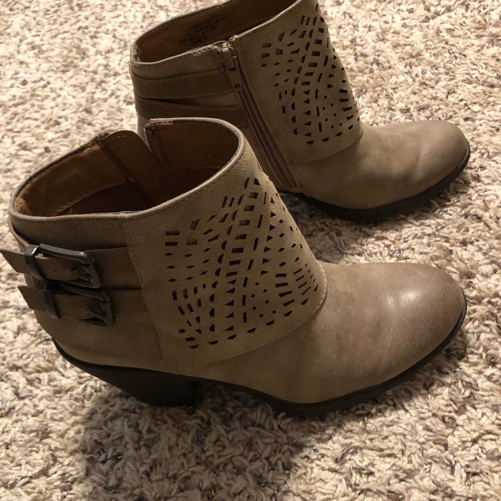 ☀️ Euro soft heeled booties